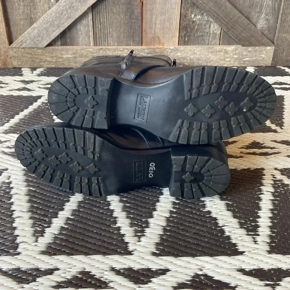 LAUREN Ralph  Lauren | Sahara Leather Boots - Picture 7 of 9